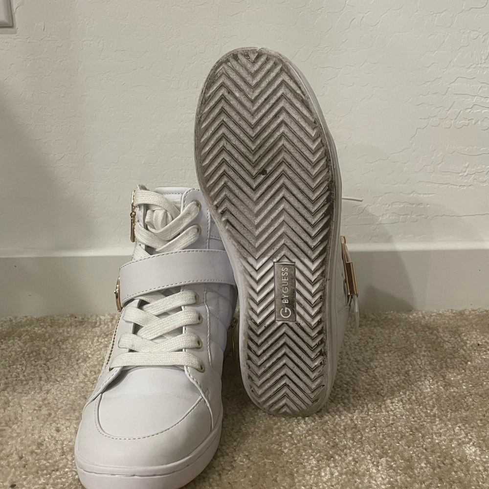 Sneaker - Picture 4 of 8